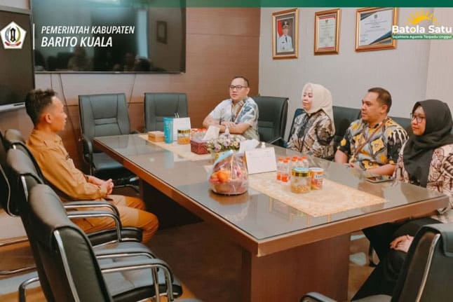 Sekda Barito Kuala Bersama Bank Kalsel Bahas Penguatan Digitalisasi Keuangan.